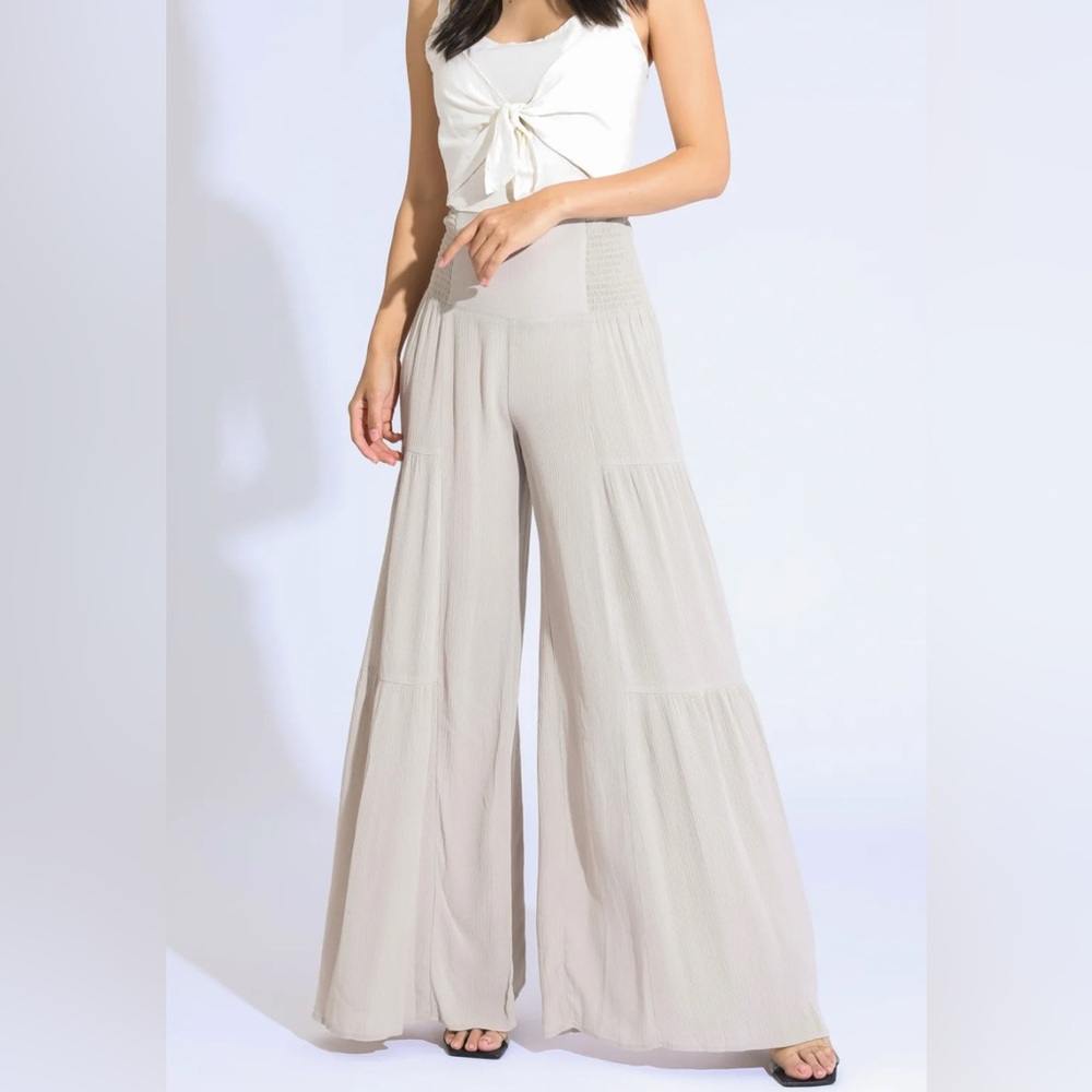 Sincerely Jules Size Small Wide Leg Tiered Palazzo Pants | Beige |